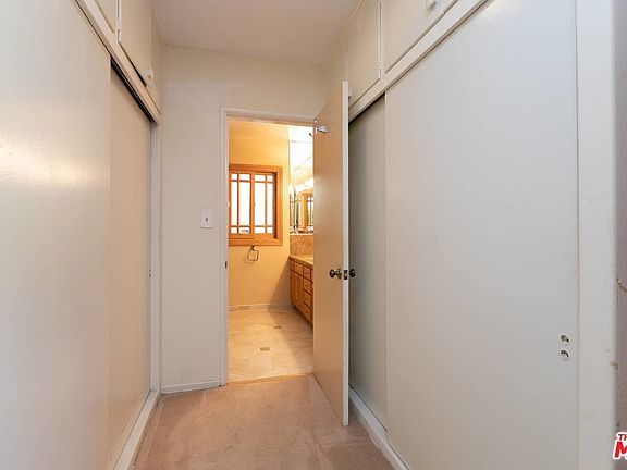 5th image of 4053 Hayvenhurst Dr
