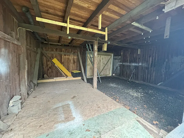 Room for 1 car/boat and tons of storage