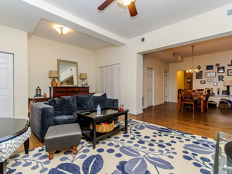 1829 N Hermitage Ave #G — Photo 16