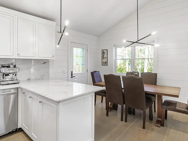 66 Crystal Dr — Photo 6