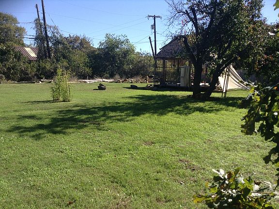 4th image of 4009 Holly Ln