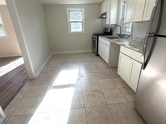 3rd image of 267 Toms River Rd