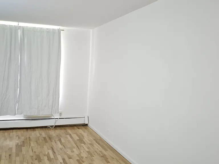 229 E 29th St #5K — Photo 23