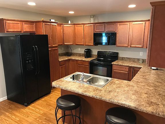 5th image of 101 Perthwood Pl