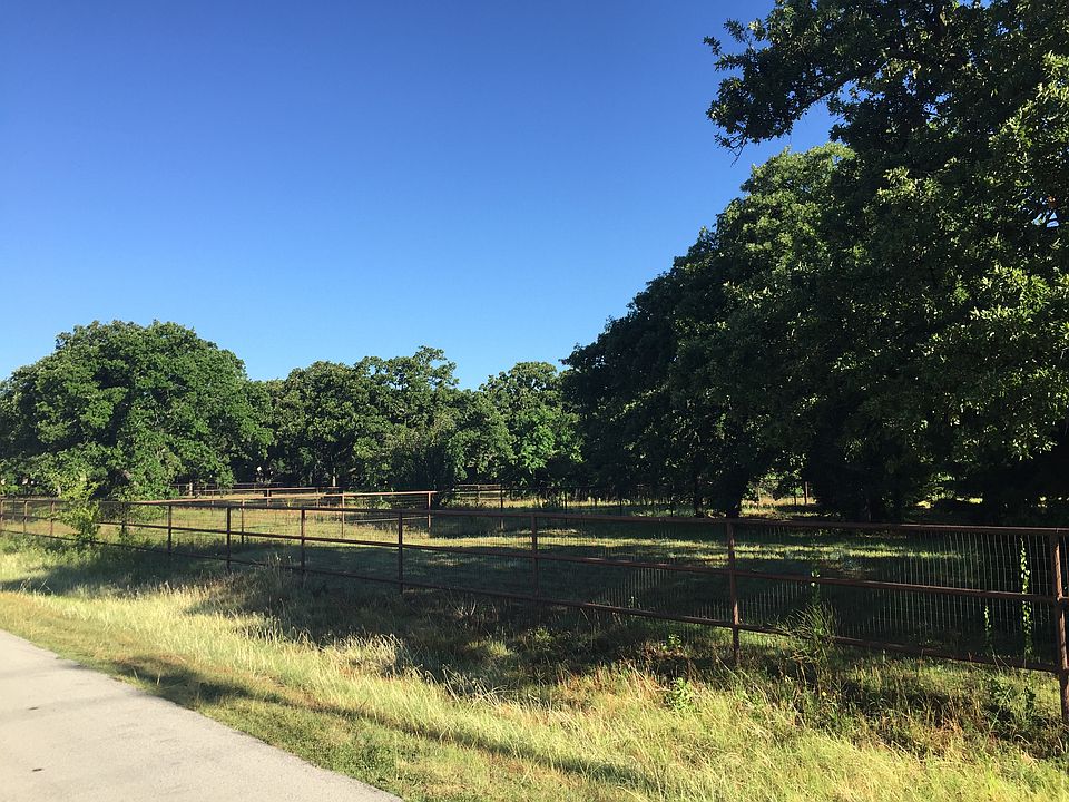 2nd image of N Pearson Ln. And Autumn
