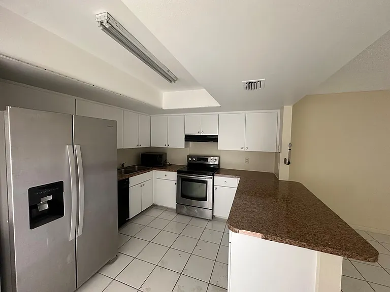 1604 Shaker Cir — Photo 9