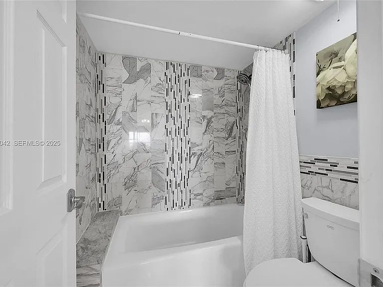 3200 Port Royale Dr N #1009 — Photo 12