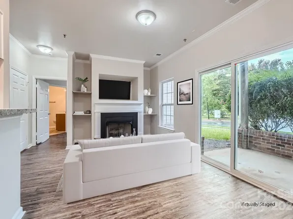 2519 Carya Pond Ln, Charlotte, NC 28212