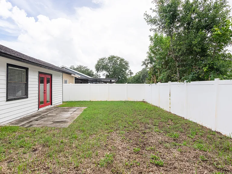 3331 Whispering Dr N — Photo 26