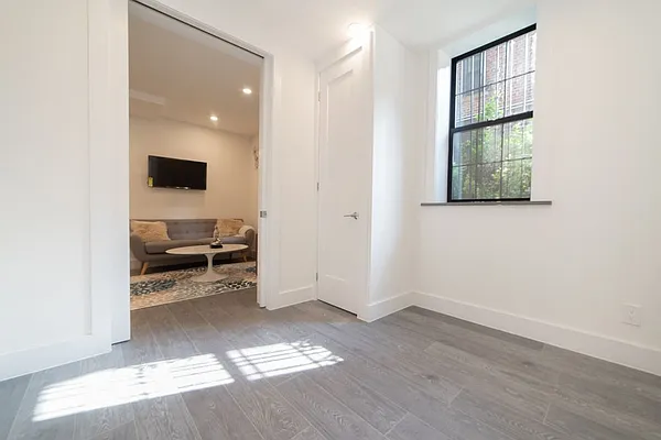 Rented by Heritage Capital Management LLC | media 26