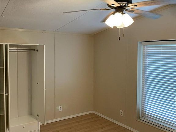5th image of 2221 Estelle Dr