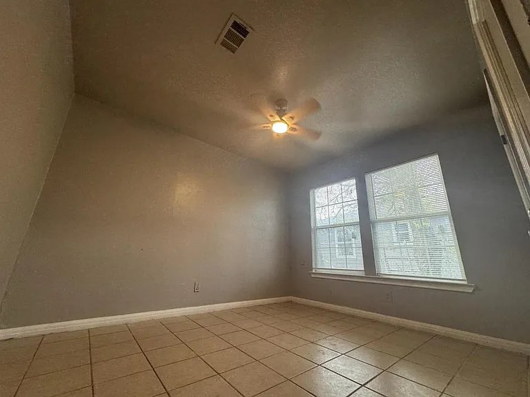 724 Carrie Ave — Photo 6