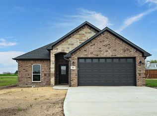 709 Cobblestone Cir, Mabank, TX 75147
