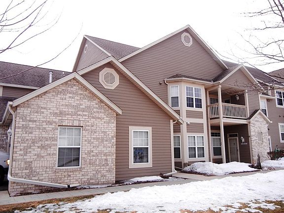 2nd image of W159N4890 Graysland Dr