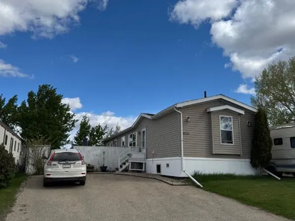 9730 W 120th Ave, Grande Prairie, AB T8V 5H3