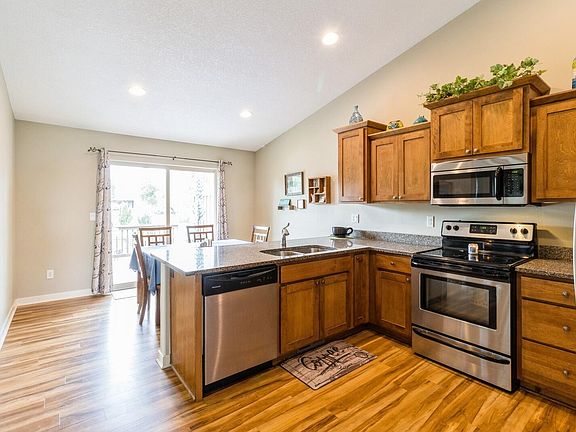 4th image of 401 W Centennial Dr