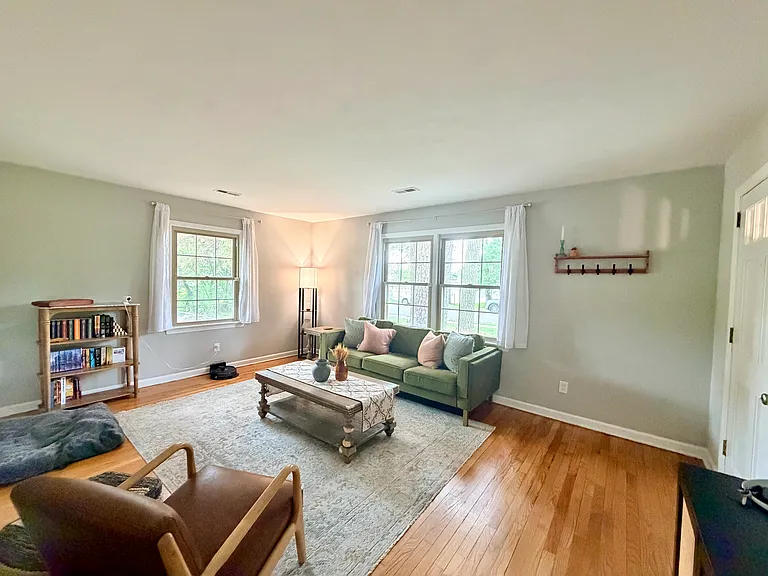 346 W McGinnis Cir — Photo 6