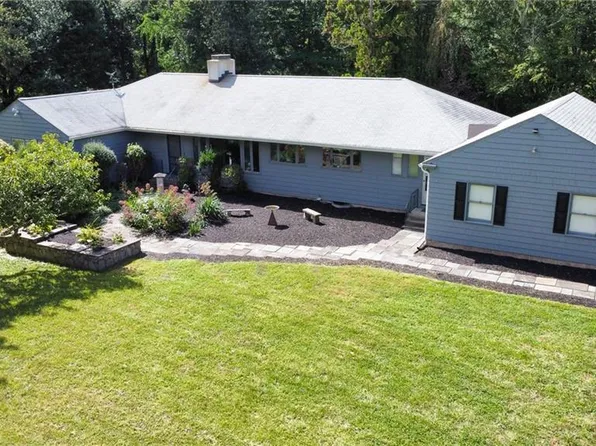 1114 Racebrook Road, Woodbridge, CT 06525