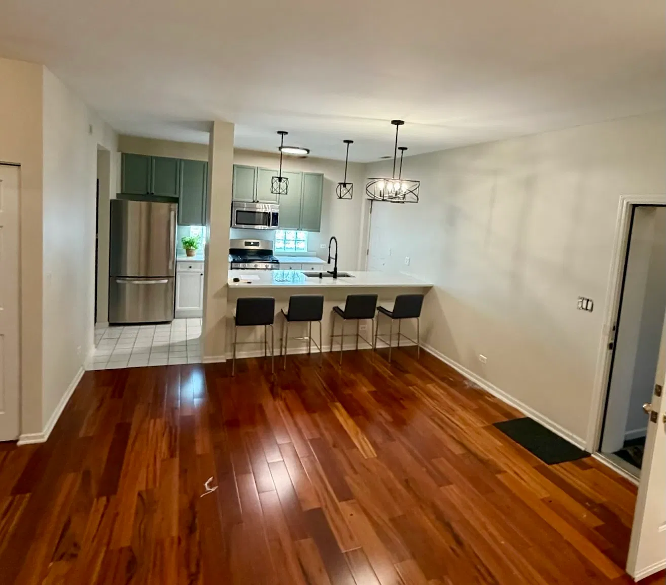 2 bed, 1150 sqft, $3,800 — Photo 2