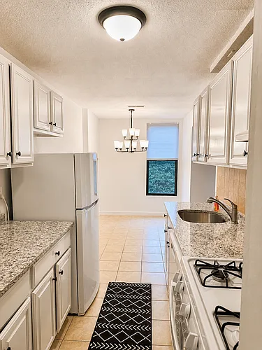 8 Shrewsbury Green Dr #1-A Photo 1 8 Shrewsbury Green Dr #1-A Photo 1