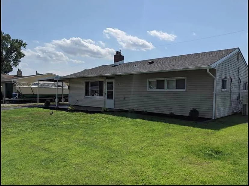 35 Balsam Rd photo 1