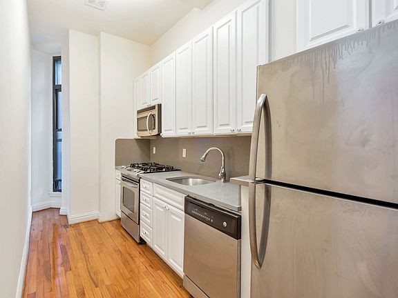 3rd image of 121 Madison Ave APT 9G