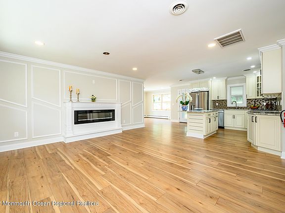 4th image of 28 Nostrand Dr