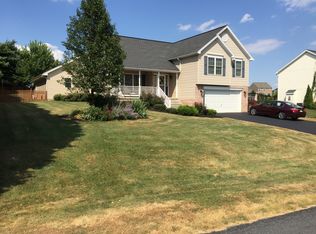 507 Franklin Square Dr, Chambersburg, PA