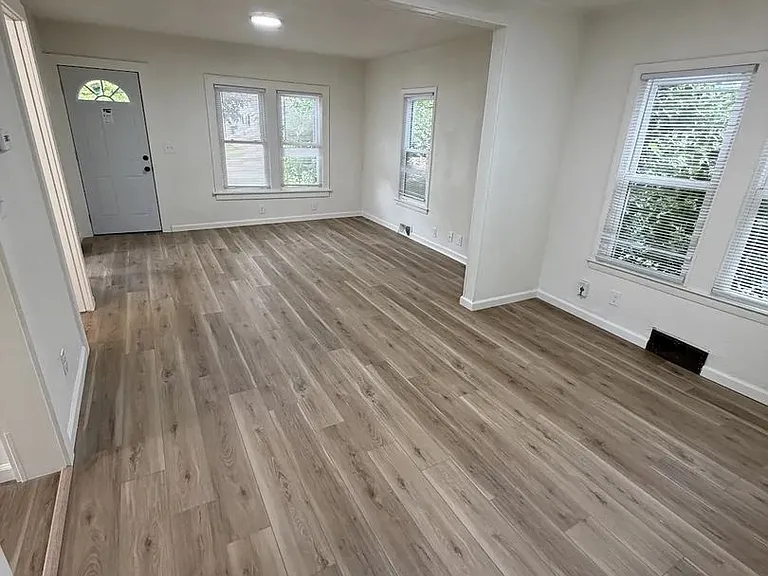413 Dove St — Photo 1