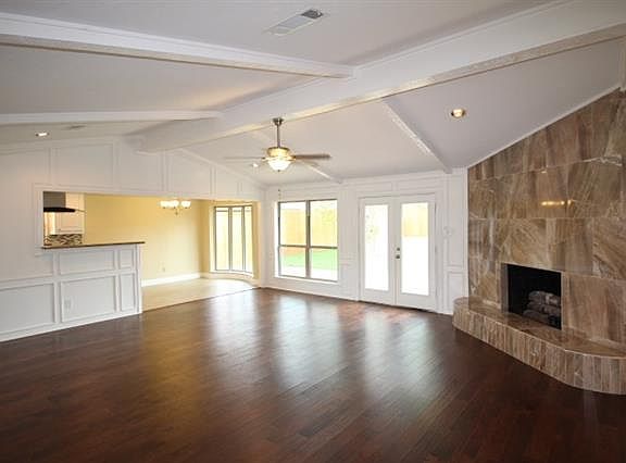 2nd image of 1514 Yorkshire Dr
