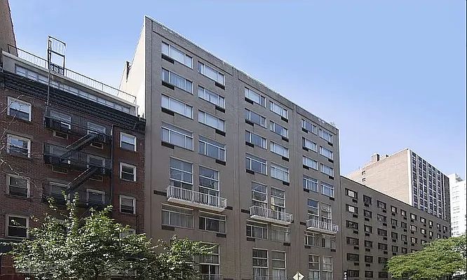 Building Photo 4