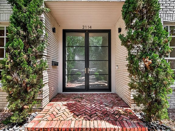 3rd image of 2114 Wroxton Rd
