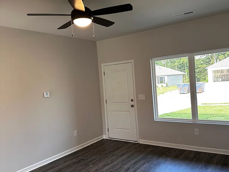 884 Camden Loop — Photo 6