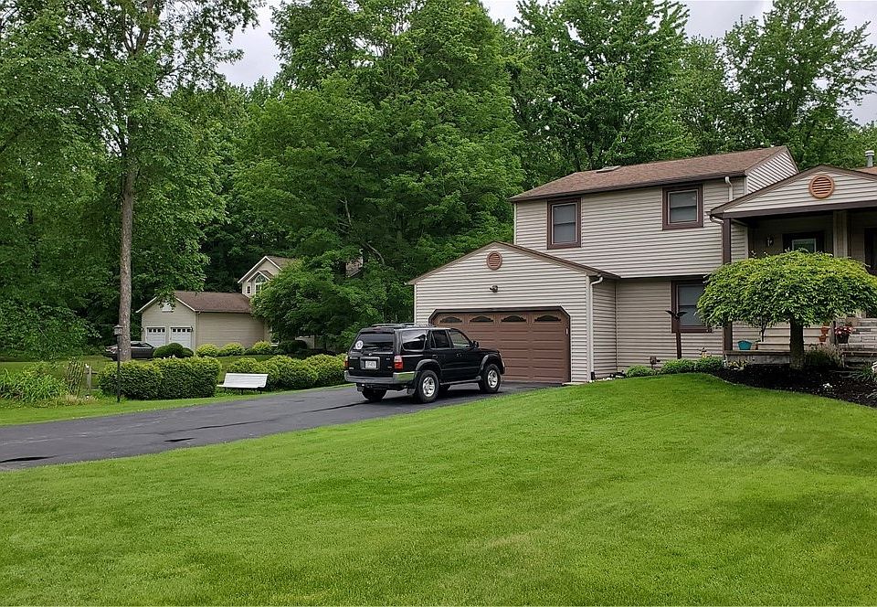 1st image of 121 Creekview Path