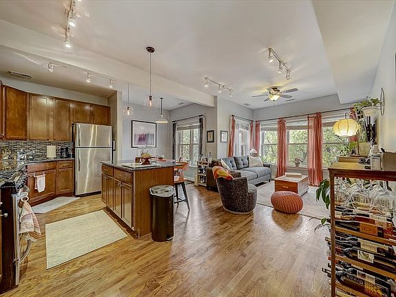 5th image of 1465 W Winnemac Ave APT 3W