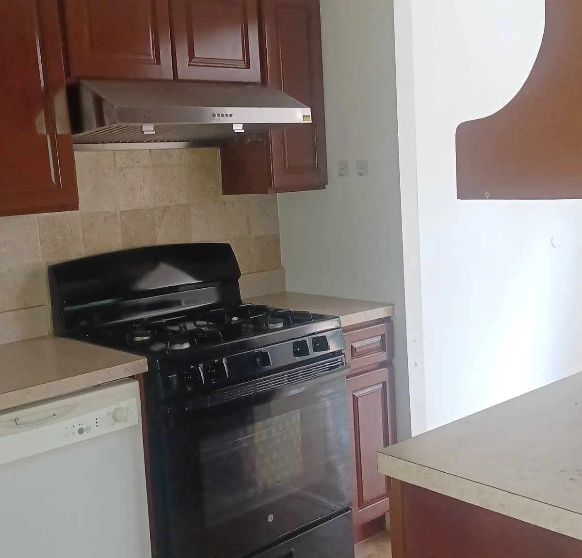 2 bed, 1.0 bath, 975 sqft, $2,700 — Photo 2
