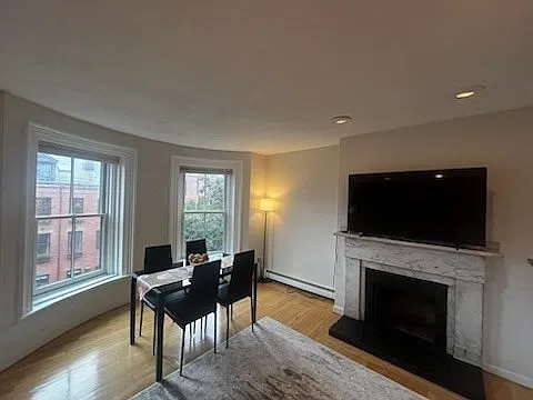 1 bed, 1.0 bath, 647 sqft, $3,700 — Photo 4