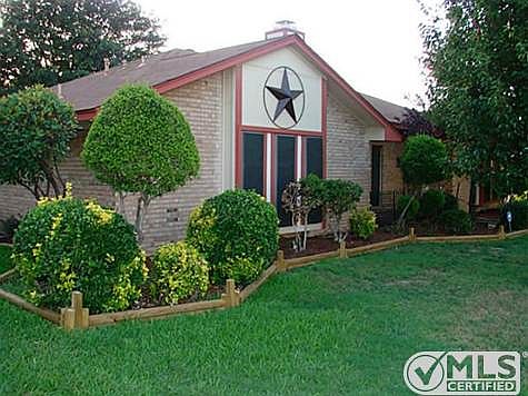 2nd image of 1886 Hilltop Dr