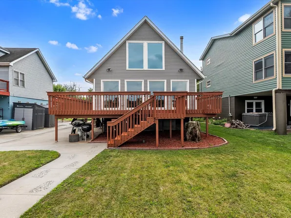 3403 S Shore Dr, Moline, IL 61265