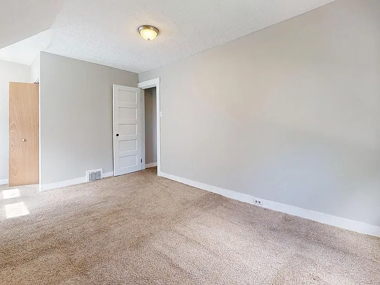 3452 W 44th St — Photo 52