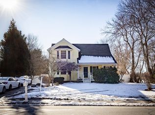 106 Longmeadow Rd, Taunton, MA 02780