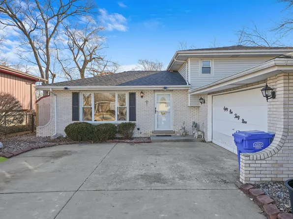 8139 Christeen Dr, Justice, IL 60458