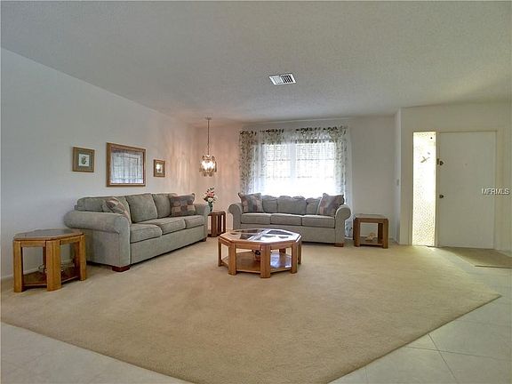 4th image of 1308 Lucaya Ave