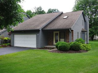 48 Ellington Cir #PVT, Rochester, NY 14612