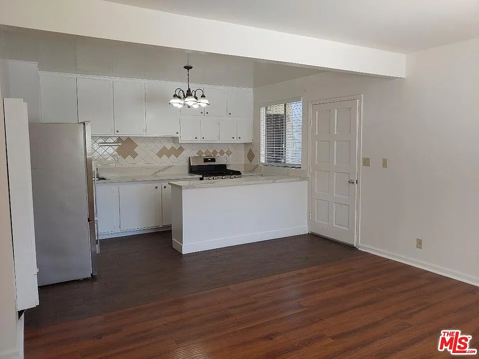 2 bed, 1.0 bath, $2,550 — Photo 4