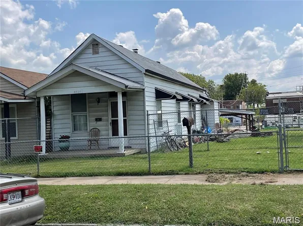 8522 Pennsylvania Ave, Saint Louis, MO 63111