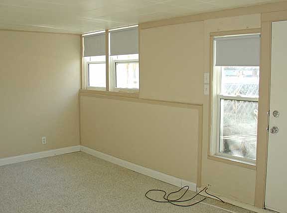 2nd image of 714 1/2 Alderson Ave