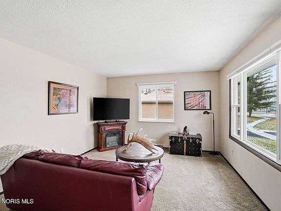 4th image of 526 Sioux Trl