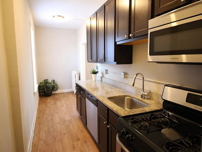 1204 W Granville Ave — Photo 2