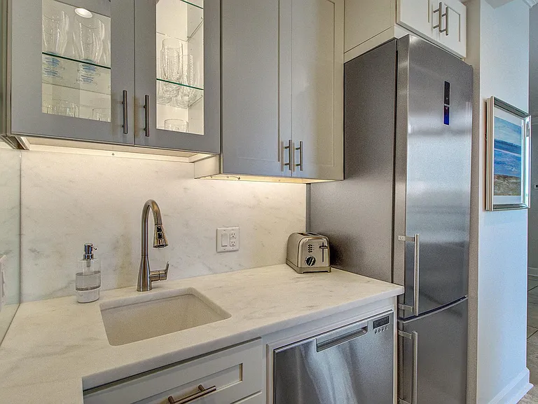 1 King St #401 — Photo 21